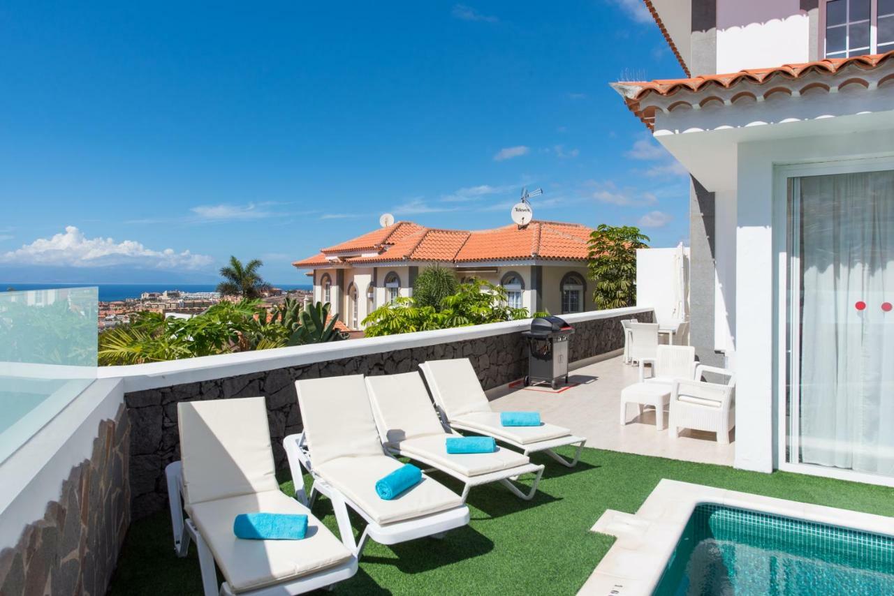 Luxury White With Sea View, Heated Pool Willa