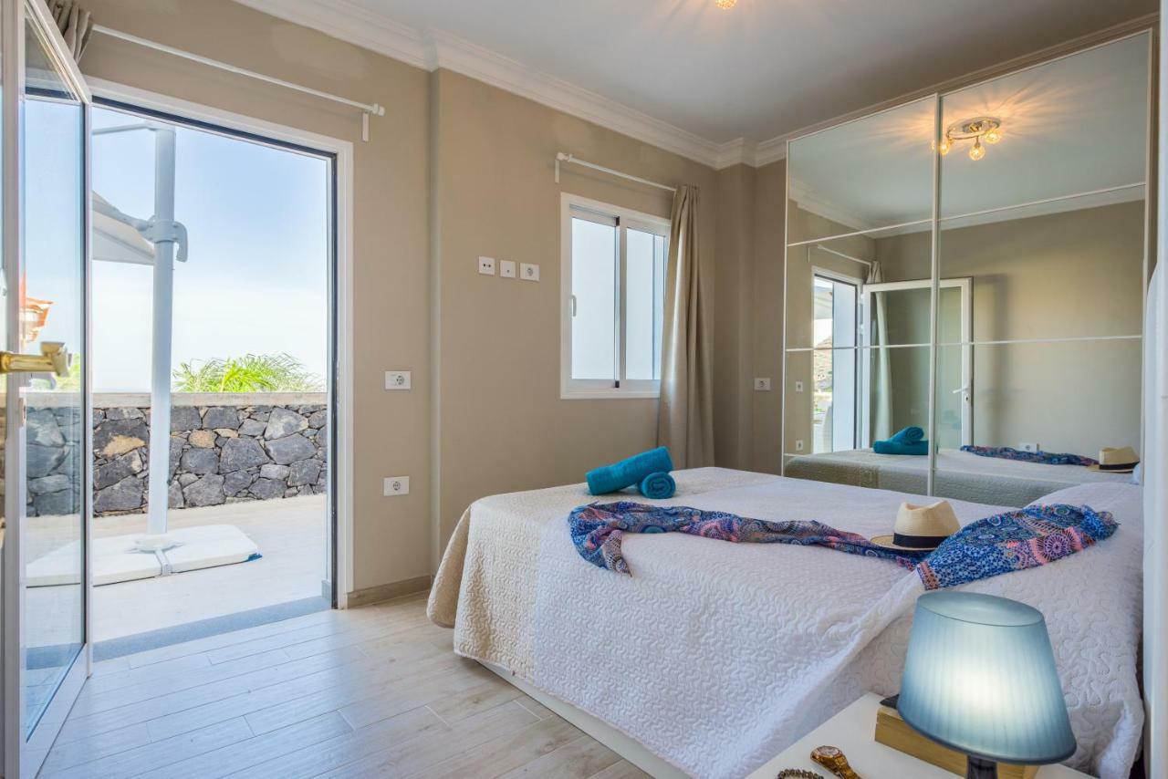 Luxury White With Sea View, Heated Pool Willa *