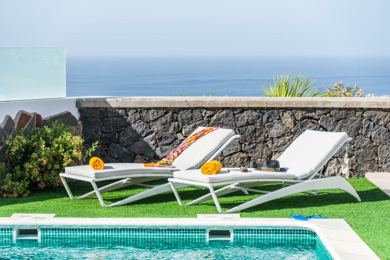 Luxury White With Sea View, Heated Pool Willa