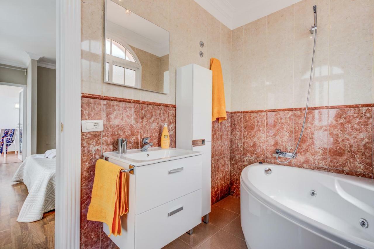 Luxury White With Sea View, Heated Pool Willa Costa Adeje (Tenerife)